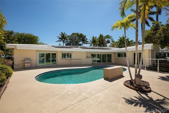 Building Photo - 13060 Lerida St