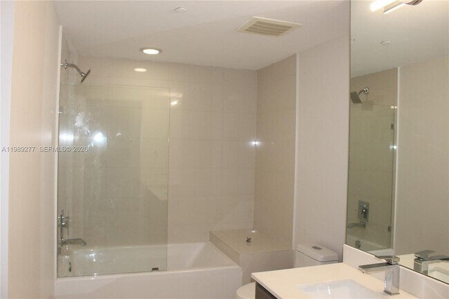 Foto del edificio - 460 NE 28th St