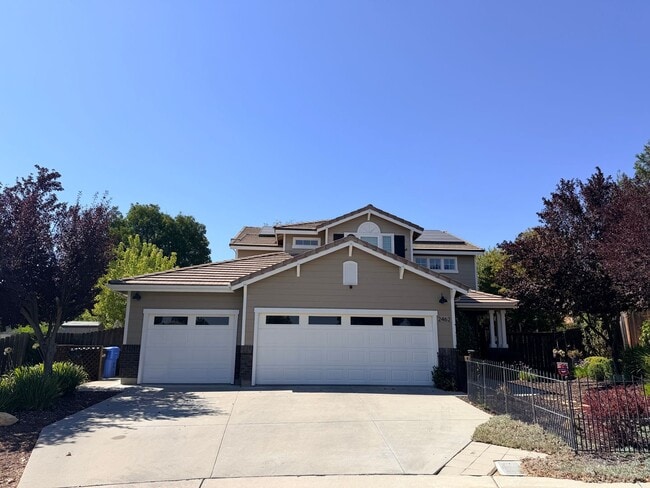Foto del edificio - 2462 Winding Brook Rd