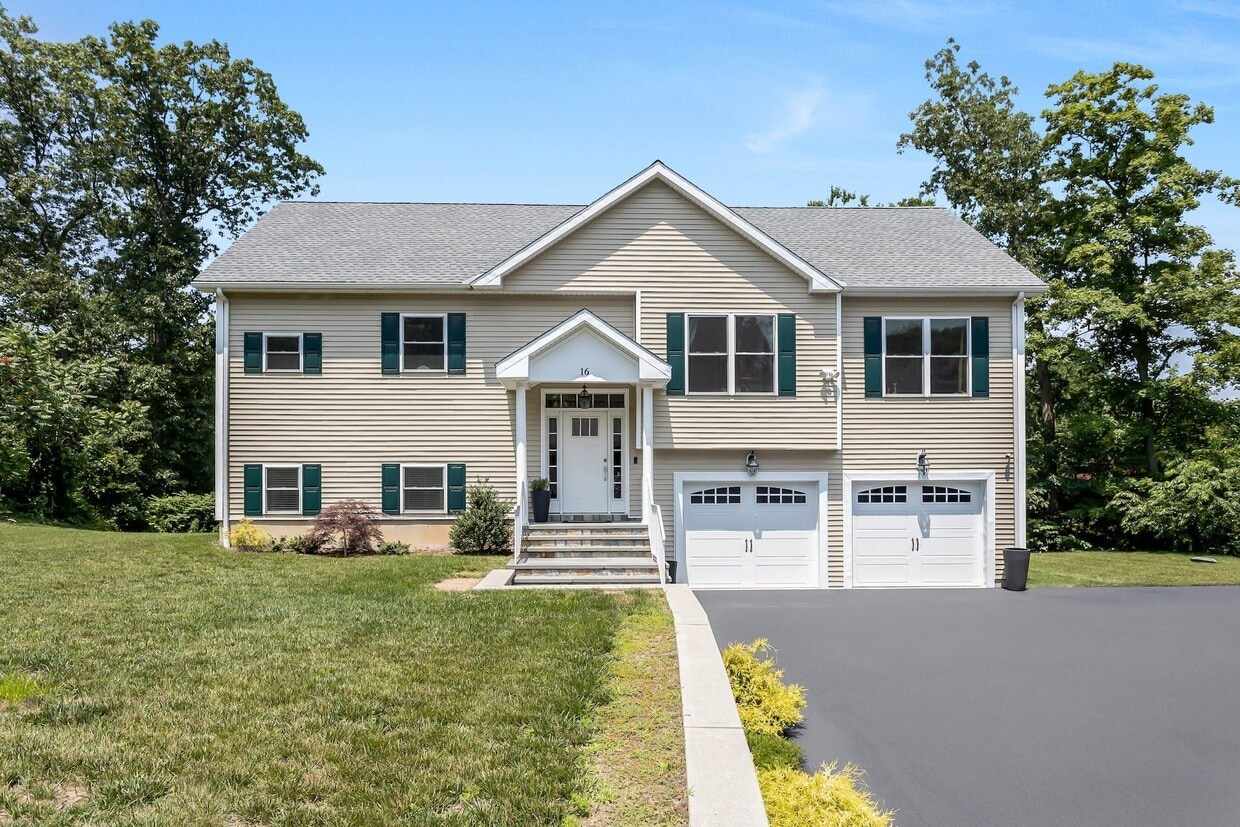 16 Coventry Pl, Norwalk, CT 06854 House Rental in Norwalk, CT