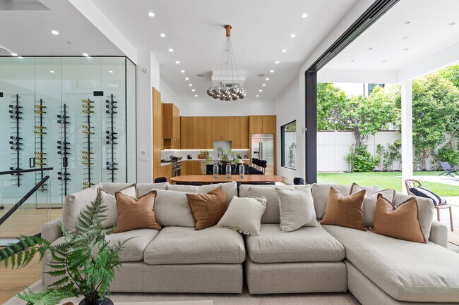 Foto del edificio - 4535 Haskell Ave