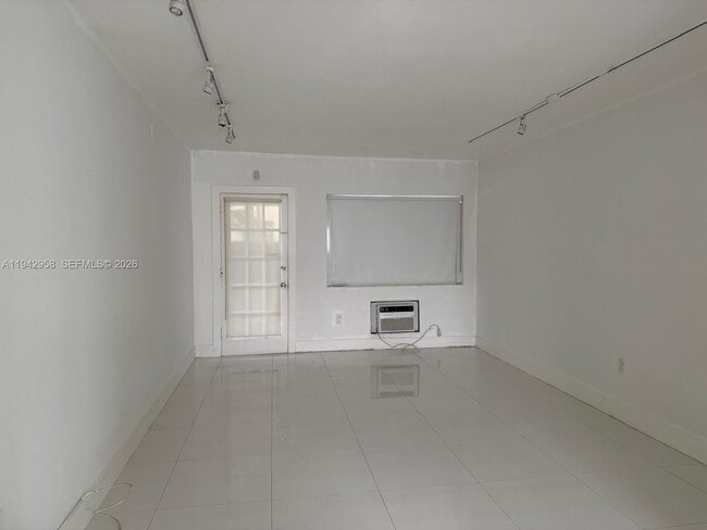 Foto del edificio - 825 Euclid Ave