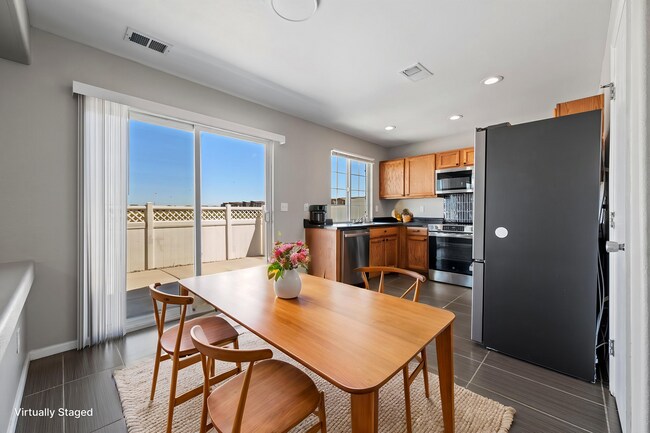 Foto del edificio - 21459 Randolph Pl