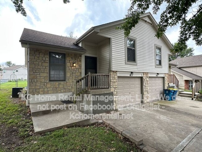 Building Photo - 413 Lee Dr