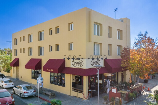 Exterior - 411 California Ave