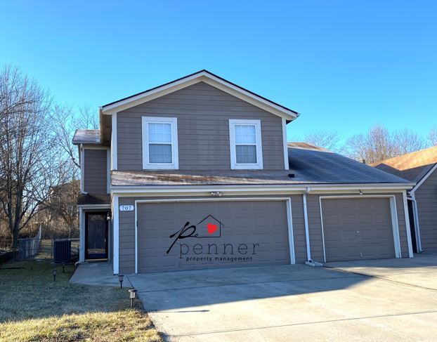 Primary Photo - 707 NE Swann Cir
