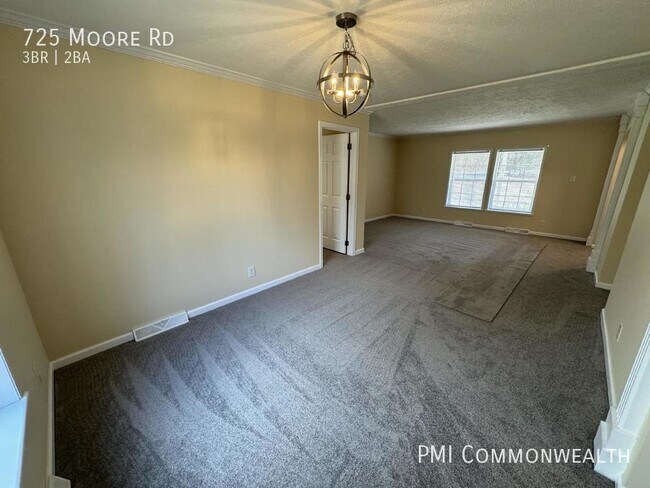 Building Photo - 3 Bed / 2 Bath Single Family (Available Now)