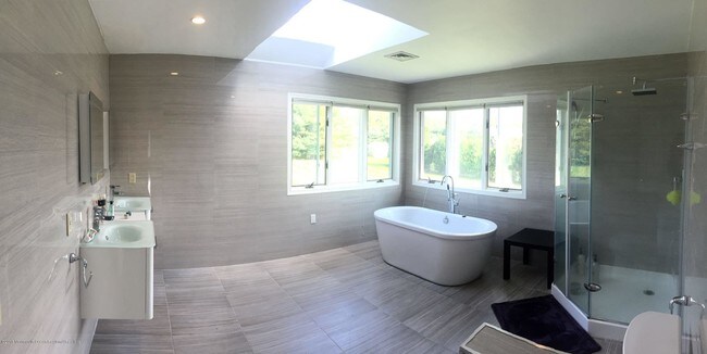 Building Photo - 318 Mockingbird Ln