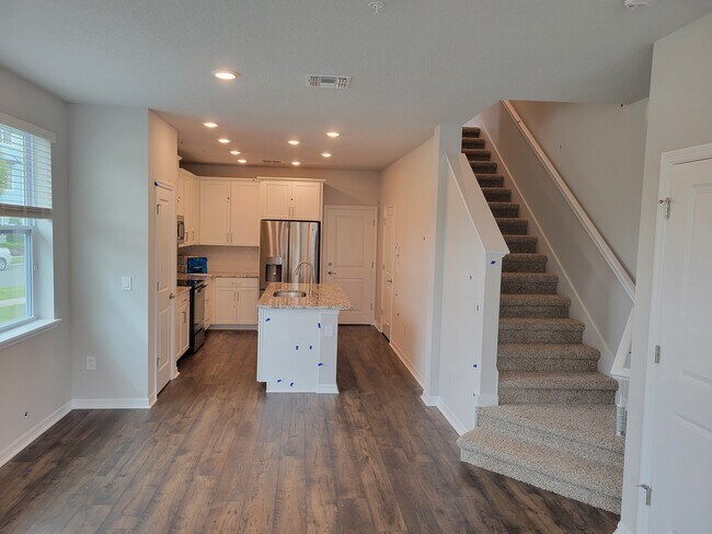 Building Photo - 8621 Tavistock Lakes Blvd
