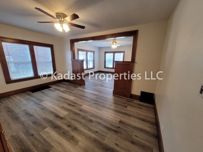 Comedor/Sala de estar - 1271 Prairie Ave