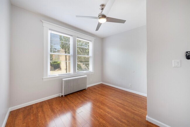 Foto del edificio - 129 W 15th St