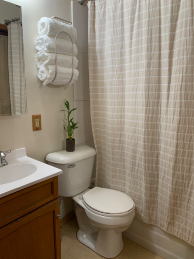 Foto del edificio - Uptown Duplex for Rent – Heart of The Wedg...