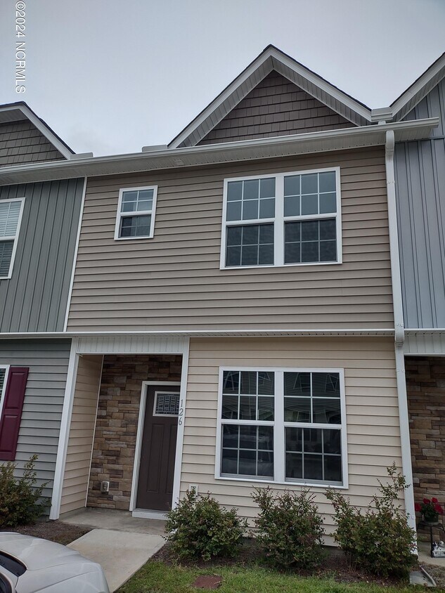Foto principal - 126 Beacon Woods Dr
