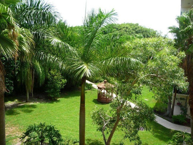 Foto del edificio - 26 Royal Palm Way