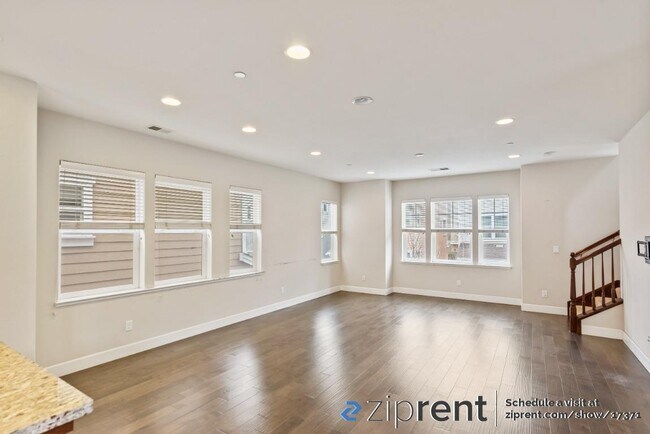 Building Photo - 722 Cannery Pl