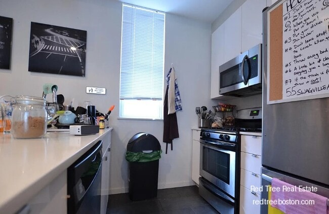 Foto del edificio - 53 Glenville Ave