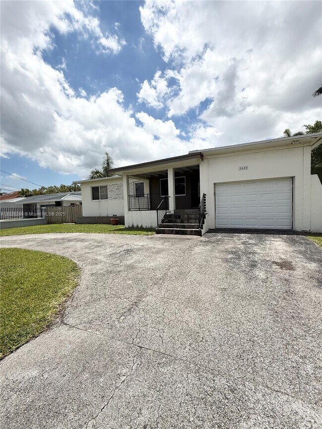 Foto del edificio - 8480 SW 2nd St