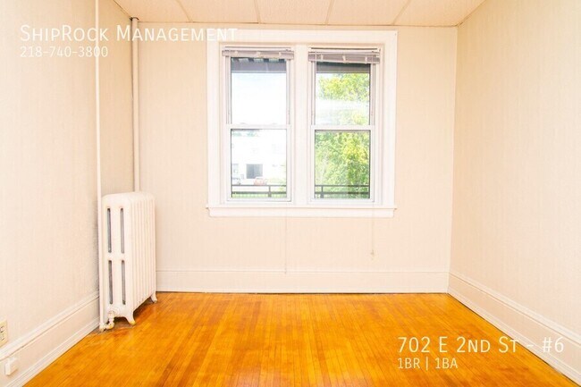 Foto del edificio - 702 E 2nd St