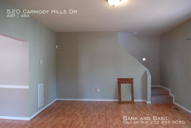 Building Photo - 520 Carmody Hills Dr