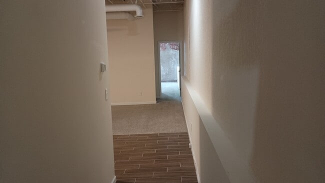 Foto del edificio - 128 N Hill St