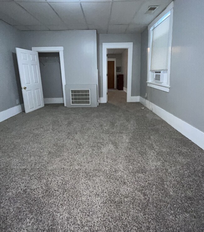 Photo - 517 E 17th St House