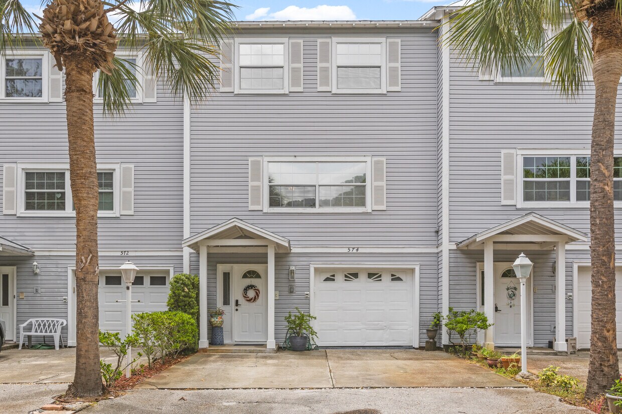 Foto principal - 574 Ryans Woods Ln