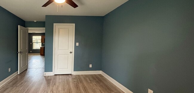 Building Photo - 520 W Mayfield Blvd