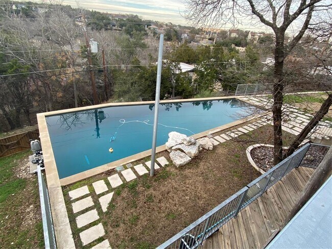 Building Photo - 6301 Highland Hills Dr