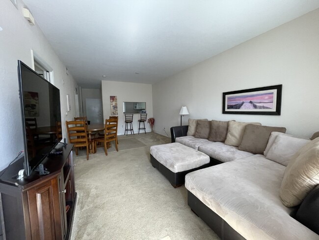 Foto del edificio - First Floor Two Bedroom Condo- Fort Myers