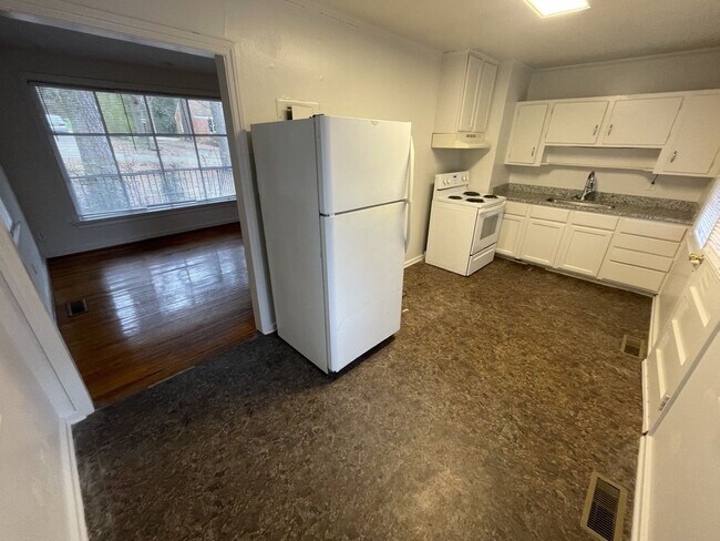 Foto del edificio - 322 Angier Ave