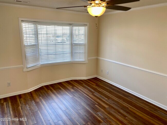 Foto del edificio - 930 Spring Forest Rd