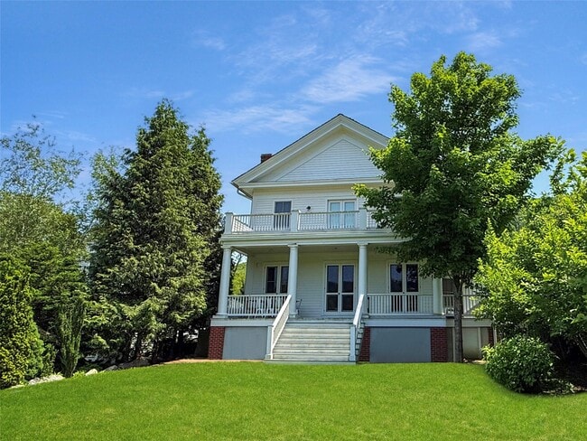 Building Photo - 10 Hudson River Ln