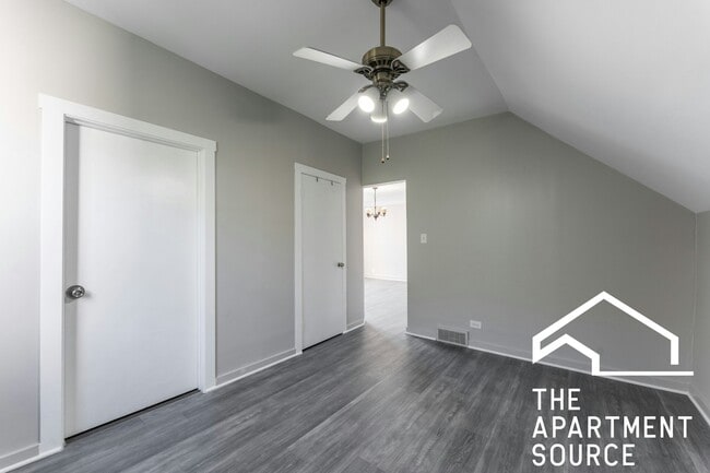 Photo - 2834 W Dickens Ave Apartment