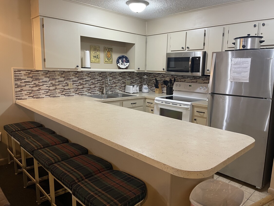 Kitche - 601 Winterplace Dr