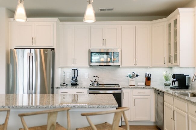 Building Photo - Outer Banks 3 Bedroom Year Round Rental