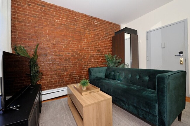 Building Photo - 356 W 37th St
