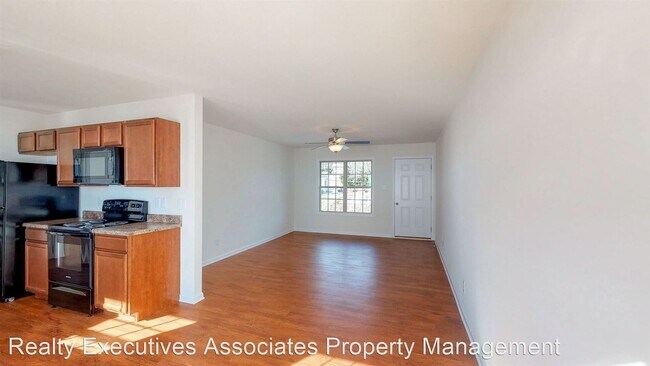 Foto del edificio - 450 Tittsworth Springs Rd