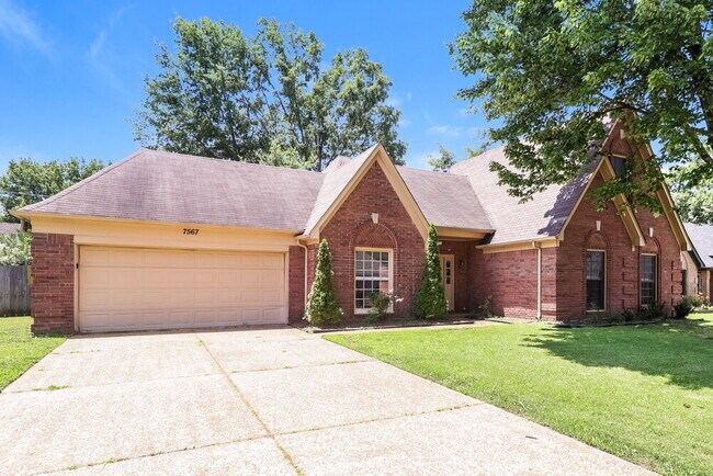 Building Photo - 7567 Dexter Grove Dr