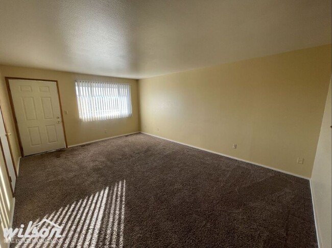 Building Photo - 8101 - 8103  Tieton Drive (11-05)