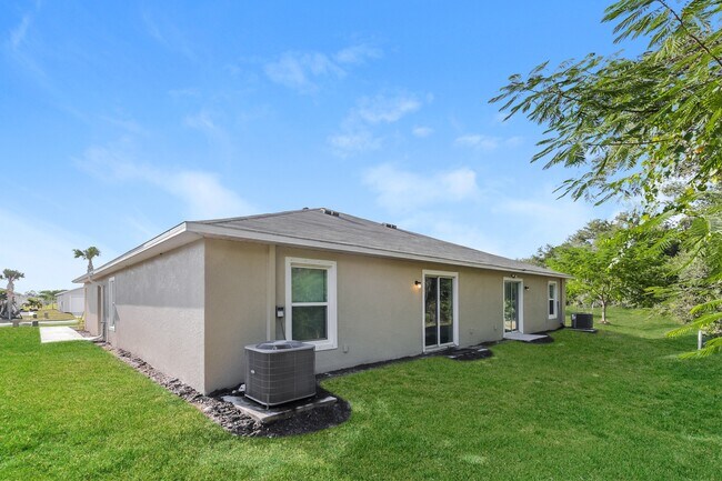 Building Photo - 9011 Aegean Cir