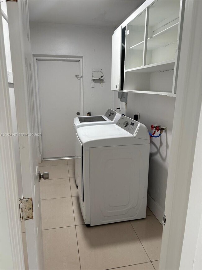 Foto del edificio - 1106 NW 18th Ct