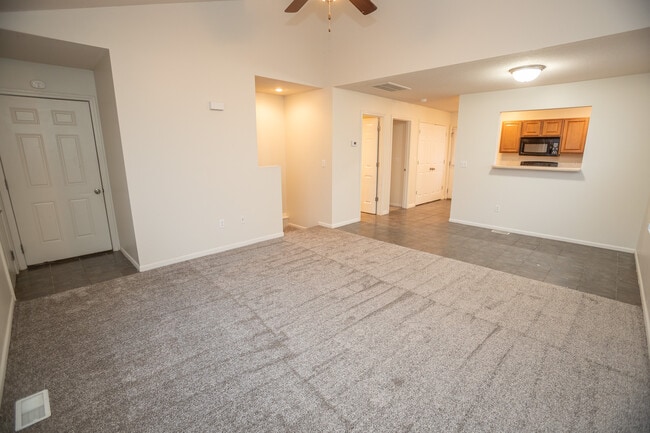 Building Photo - 951 Ashley Dr