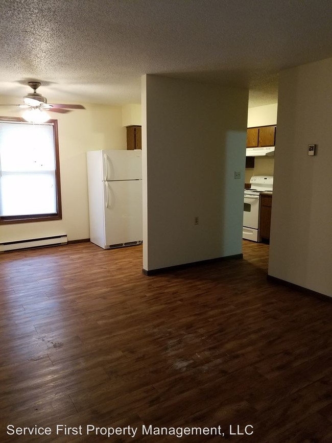 Building Photo - 205 W Summerfield Ave