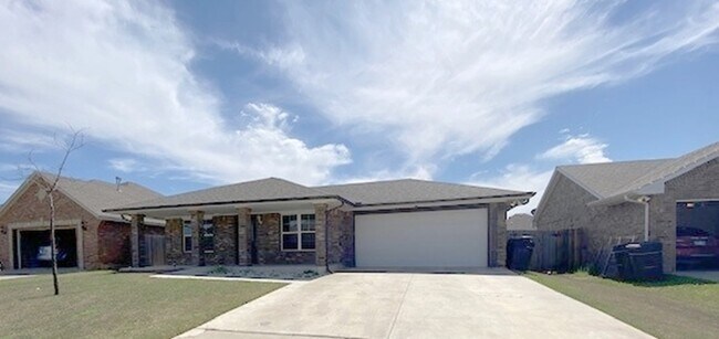 Building Photo - 620 SW 6th St