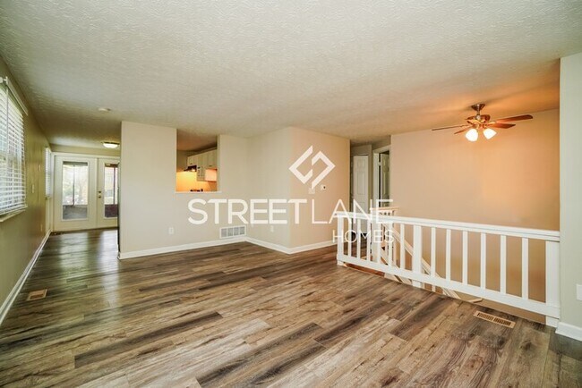 Building Photo - REDUCED!