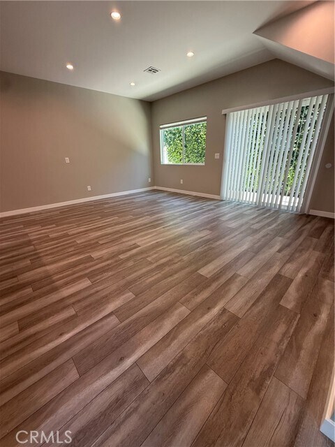 Foto del edificio - 6248 Tujunga Ave