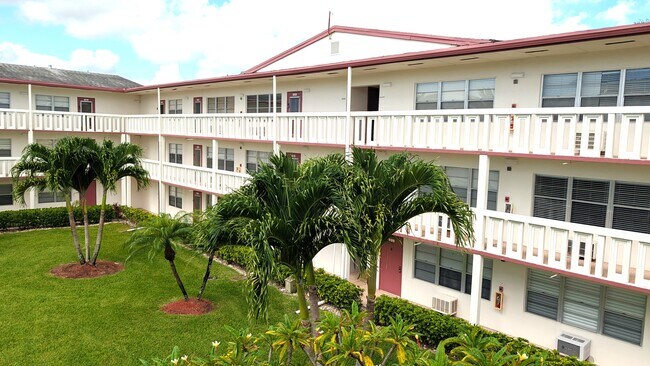 Foto del edificio - 542 Fanshaw M