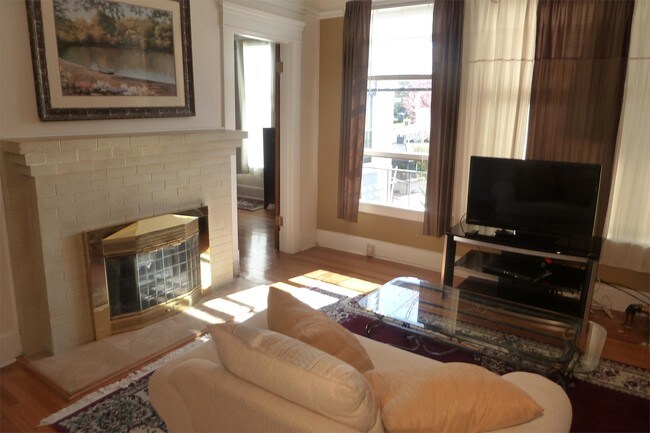 Foto del edificio - 2129 Rucker Ave