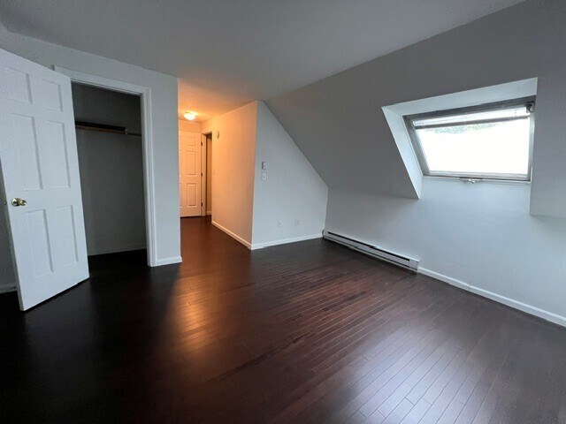 Foto del edificio - 65 Fall Brook St