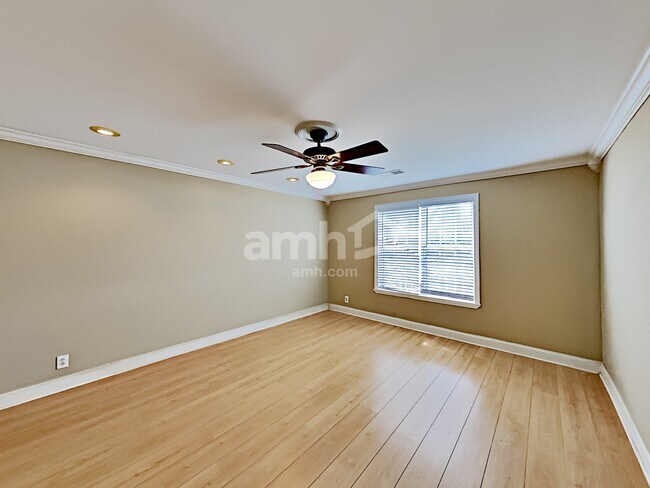 Foto del edificio - 4224 Zephyrhills Dr NW